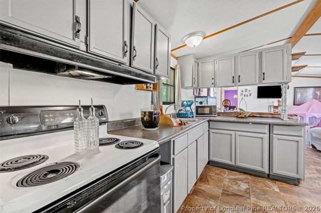 1322 Crenshaw Drive, St Pauls, NC 28384