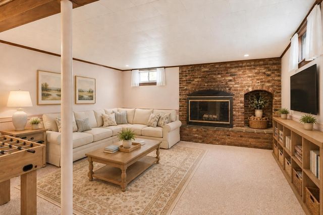 33 Kane Dr, Marlborough, MA 01752