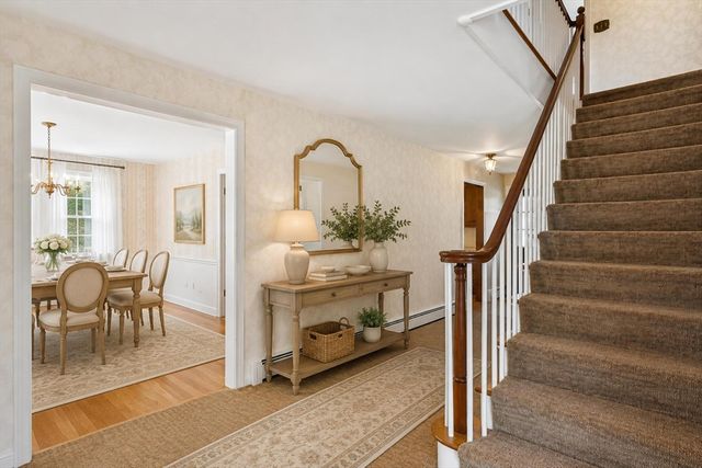 33 Kane Dr, Marlborough, MA 01752