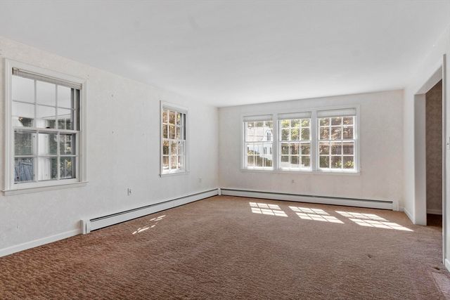 33 Kane Dr, Marlborough, MA 01752