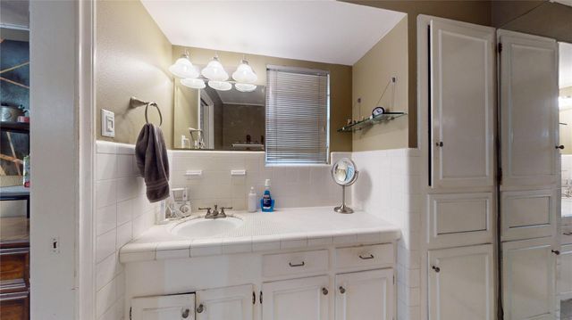 2322 Carleen Road, Houston, TX 77018