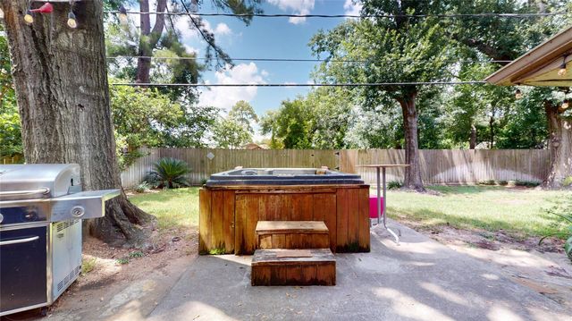 2322 Carleen Road, Houston, TX 77018