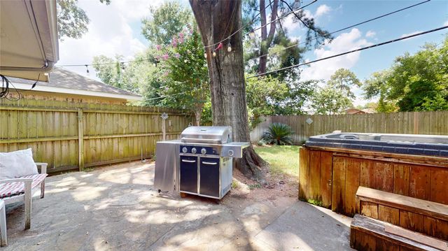 2322 Carleen Road, Houston, TX 77018