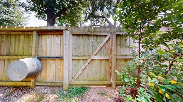 2322 Carleen Road, Houston, TX 77018