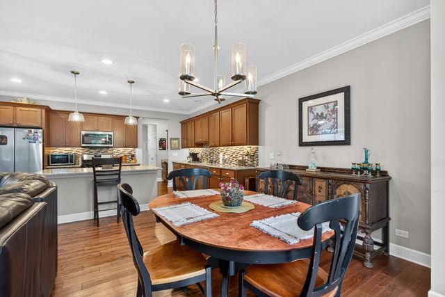 777 W Fairway Drive, Addison, IL 60101