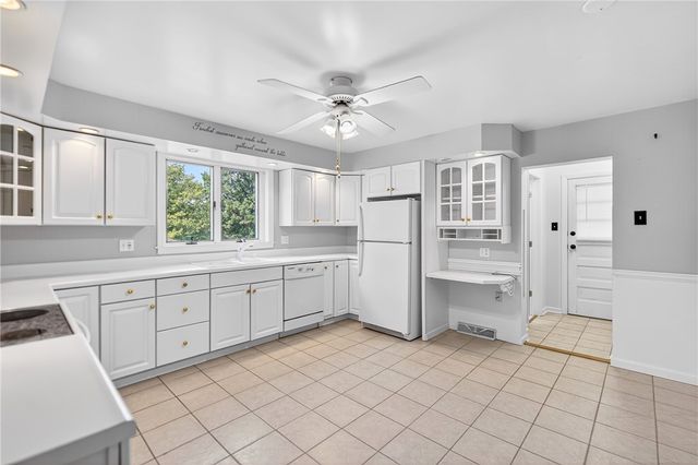 210 Grant St, North Huntingdon, PA 15642