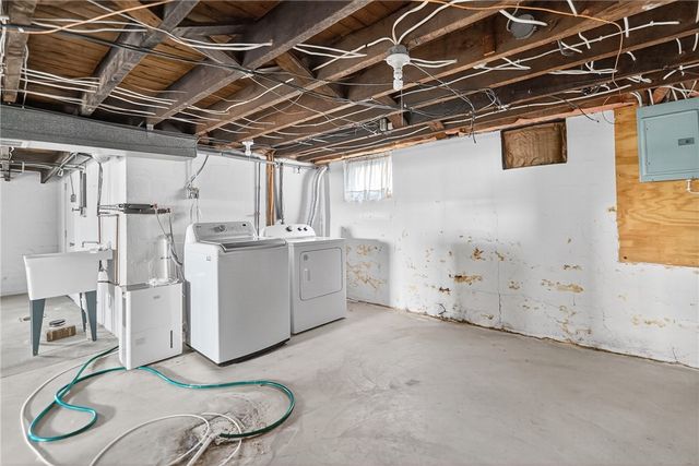 210 Grant St, North Huntingdon, PA 15642