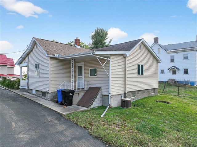 210 Grant St, North Huntingdon, PA 15642