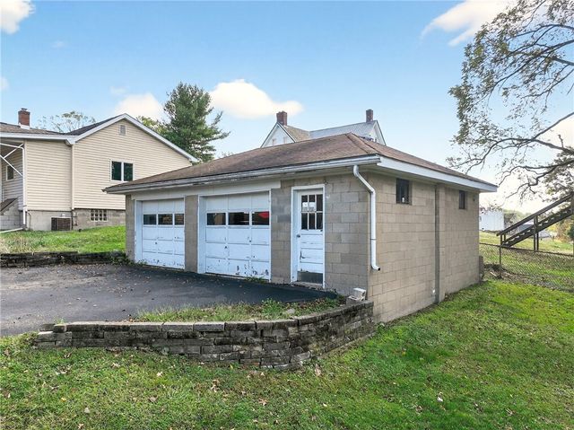 210 Grant St, North Huntingdon, PA 15642