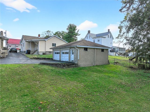 210 Grant St, North Huntingdon, PA 15642