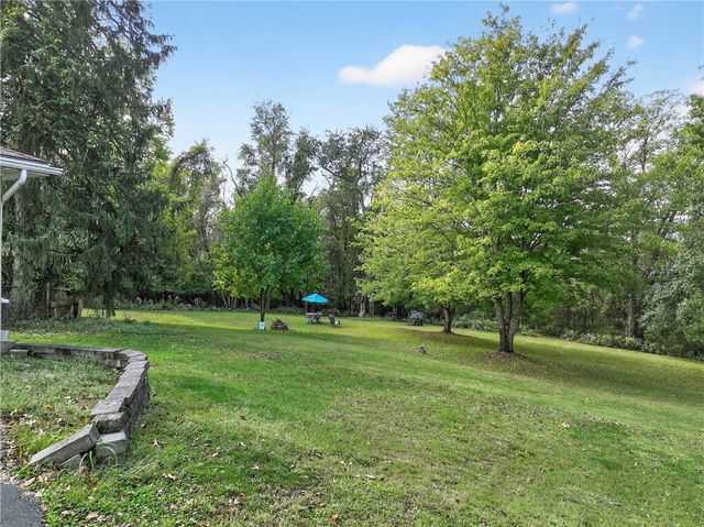 210 Grant St, North Huntingdon, PA 15642