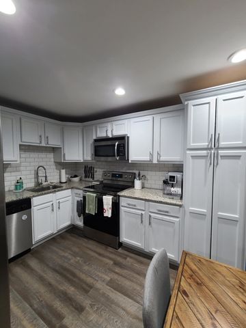 8636 Grand Avenue 2A, River Grove, IL 60171