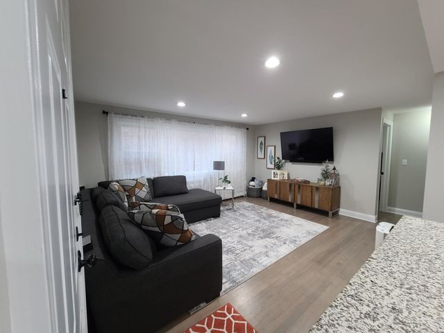 8636 Grand Avenue 2A, River Grove, IL 60171