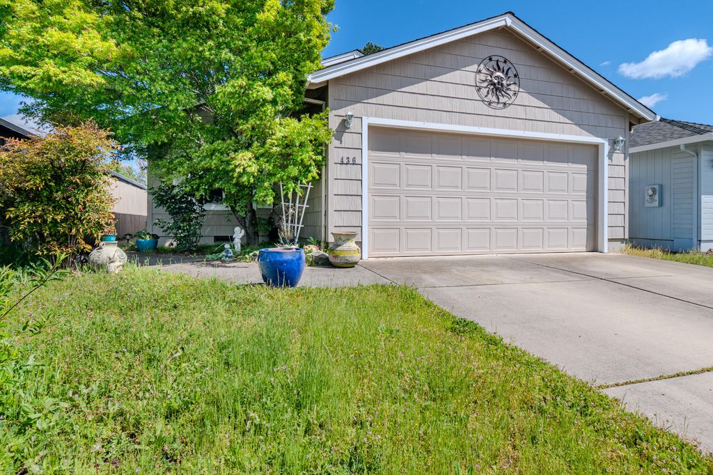 436 St Clair Way, Eagle Point, OR 97524