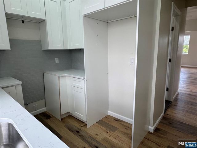 49 Summit Avenue 2, Lyndhurst, NJ 07071