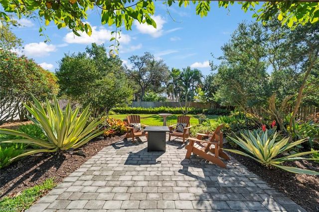 3325 AVOCADO DR, Fort Myers, FL 33901