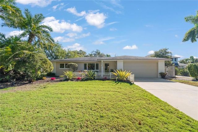 3325 AVOCADO DR, Fort Myers, FL 33901