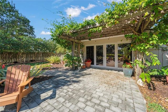 3325 AVOCADO DR, Fort Myers, FL 33901