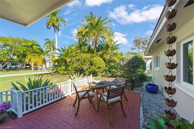 3325 AVOCADO DR, Fort Myers, FL 33901