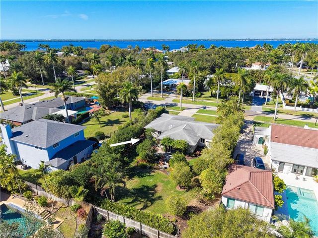 3325 AVOCADO DR, Fort Myers, FL 33901