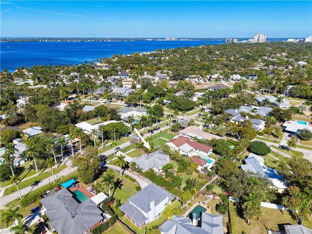 3325 AVOCADO DR, Fort Myers, FL 33901