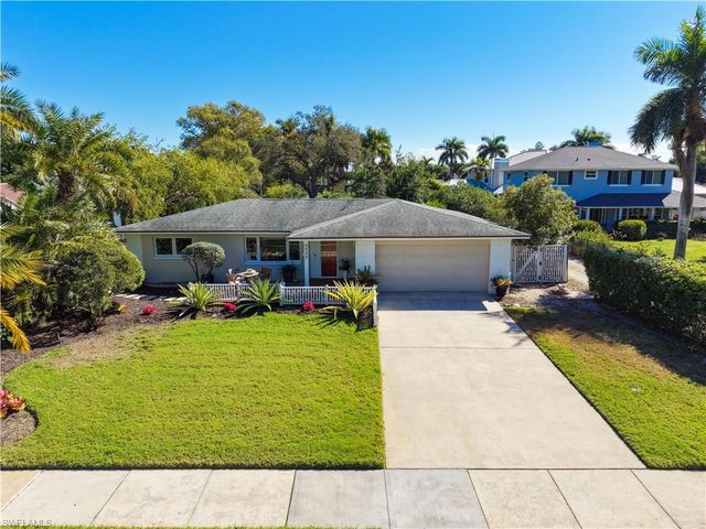 3325 AVOCADO DR, Fort Myers, FL 33901