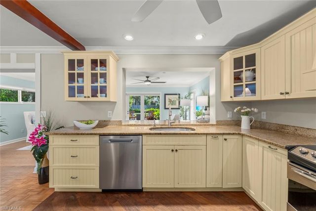 3325 AVOCADO DR, Fort Myers, FL 33901