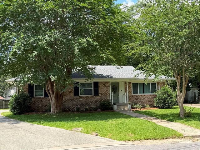304 Durande Drive, Mobile, AL 36606
