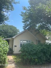 1920 Wheeler St, Knoxville, TN 37917