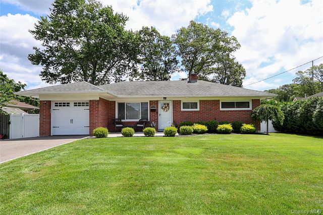 1057 Thompson Drive, Bay Shore, NY 11706