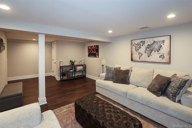 1057 Thompson Drive, Bay Shore, NY 11706