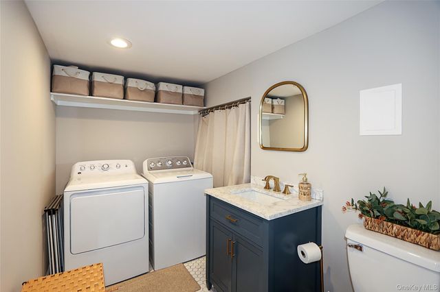 1057 Thompson Drive, Bay Shore, NY 11706