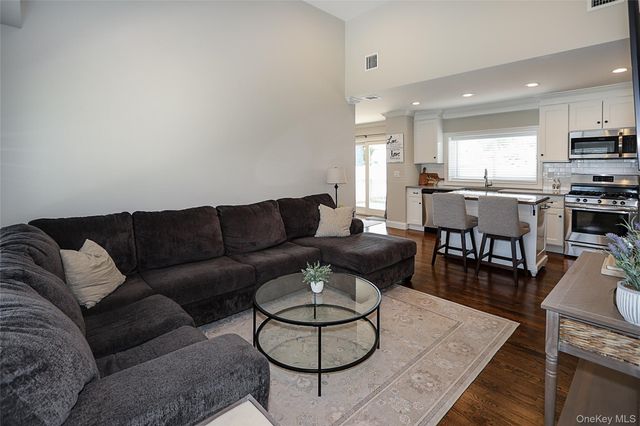 1057 Thompson Drive, Bay Shore, NY 11706