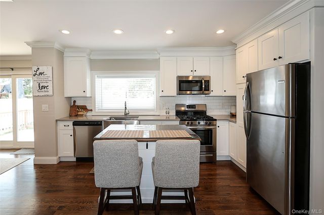 1057 Thompson Drive, Bay Shore, NY 11706