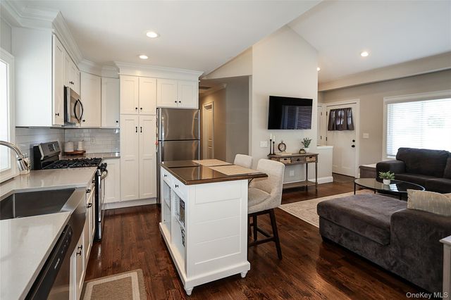 1057 Thompson Drive, Bay Shore, NY 11706