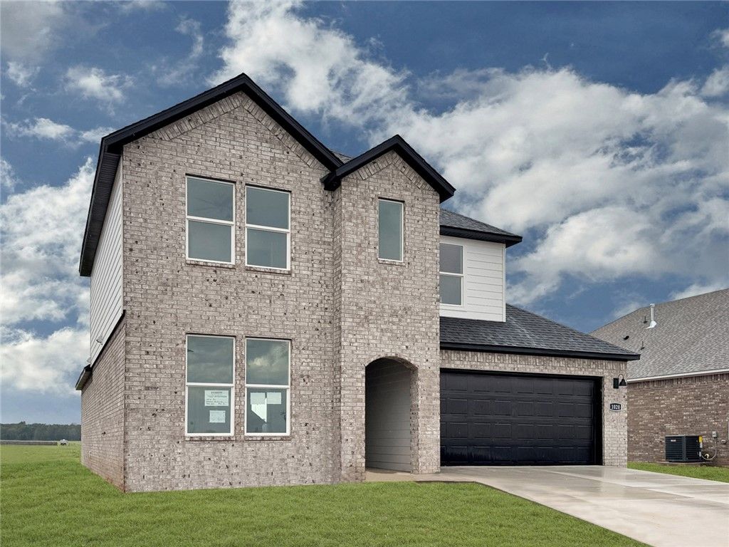 1020 Shine Place, Bentonville, AR 72713