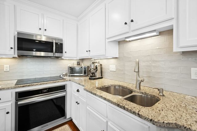 80 Pleasant Street, Medfield, MA 02052