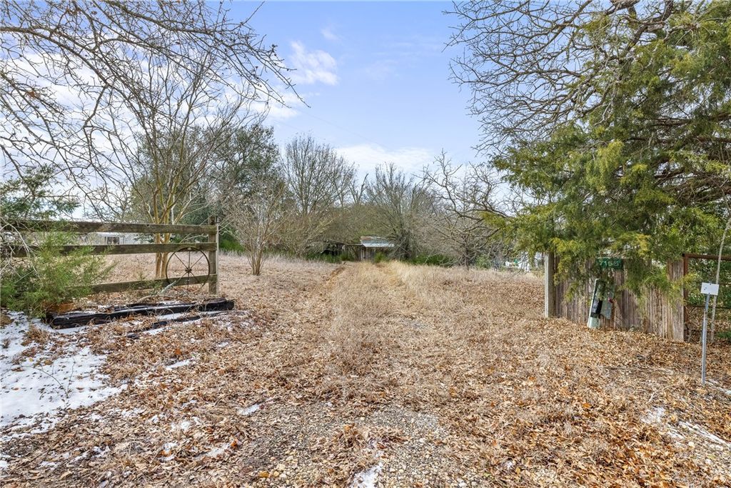 7155 County Road 144, Caldwell, TX 77836 — exterior
