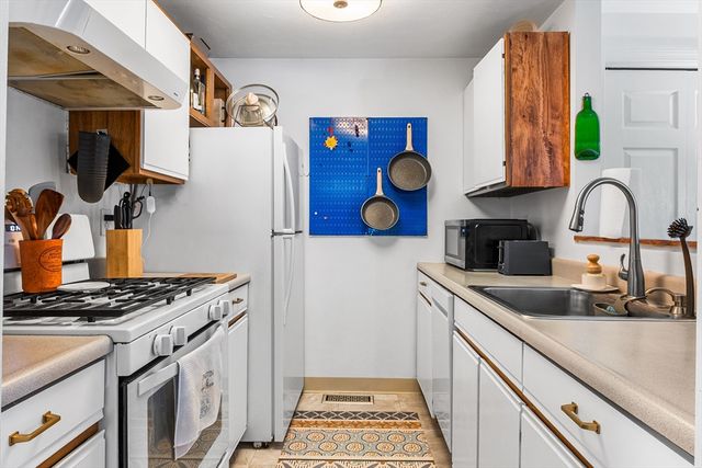 360 Littleton Rd C7, Chelmsford, MA 01824