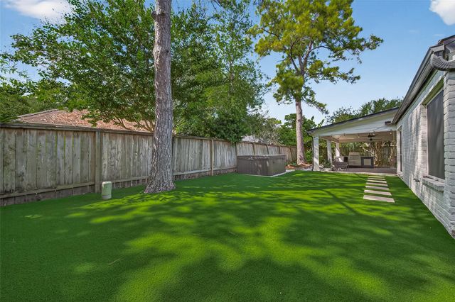 1630 Fall Valley Drive, Houston, TX 77077