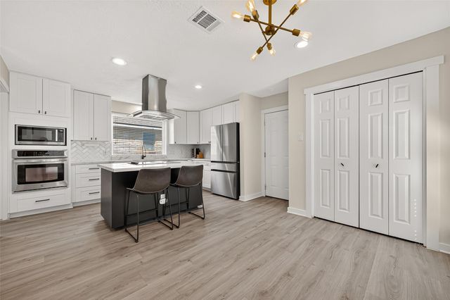 1630 Fall Valley Drive, Houston, TX 77077