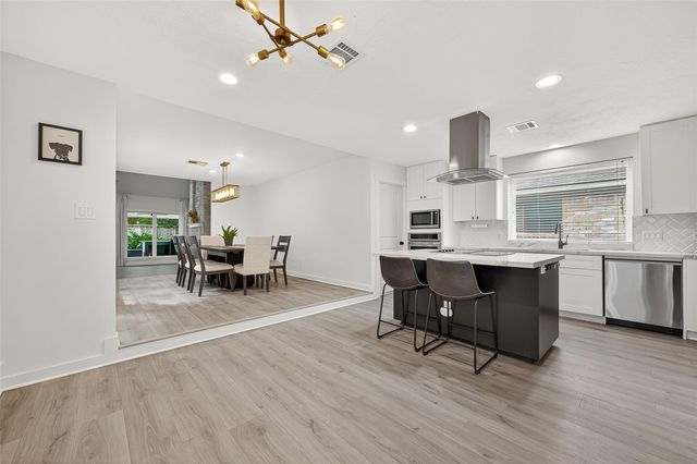 1630 Fall Valley Drive, Houston, TX 77077