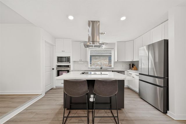 1630 Fall Valley Drive, Houston, TX 77077