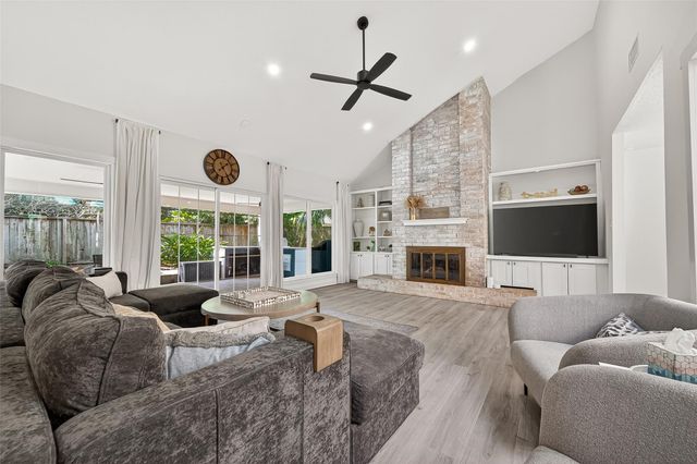 1630 Fall Valley Drive, Houston, TX 77077