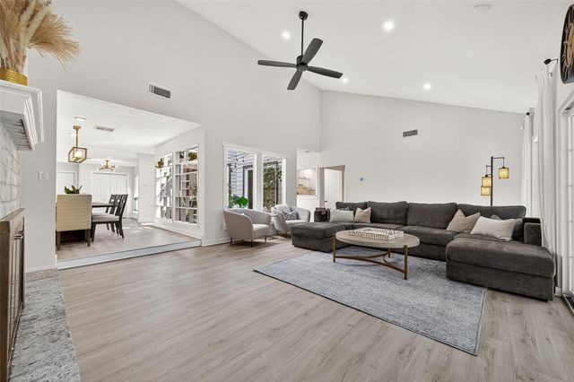 1630 Fall Valley Drive, Houston, TX 77077