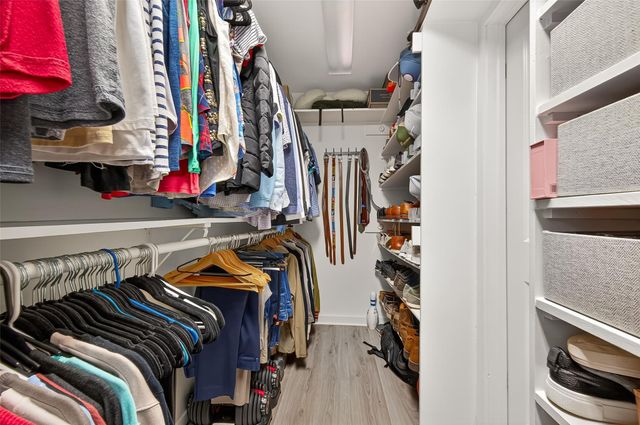 1630 Fall Valley Drive, Houston, TX 77077