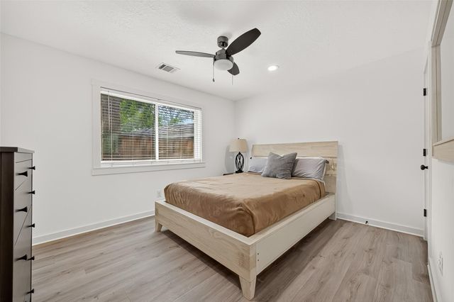 1630 Fall Valley Drive, Houston, TX 77077