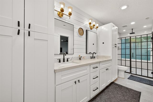 1630 Fall Valley Drive, Houston, TX 77077