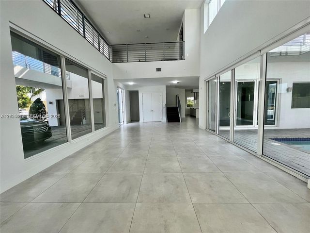 10250 NW 74th Terrace 0, Doral, FL 33178