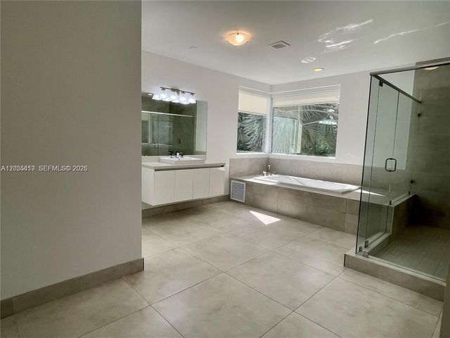 10250 NW 74th Terrace 0, Doral, FL 33178